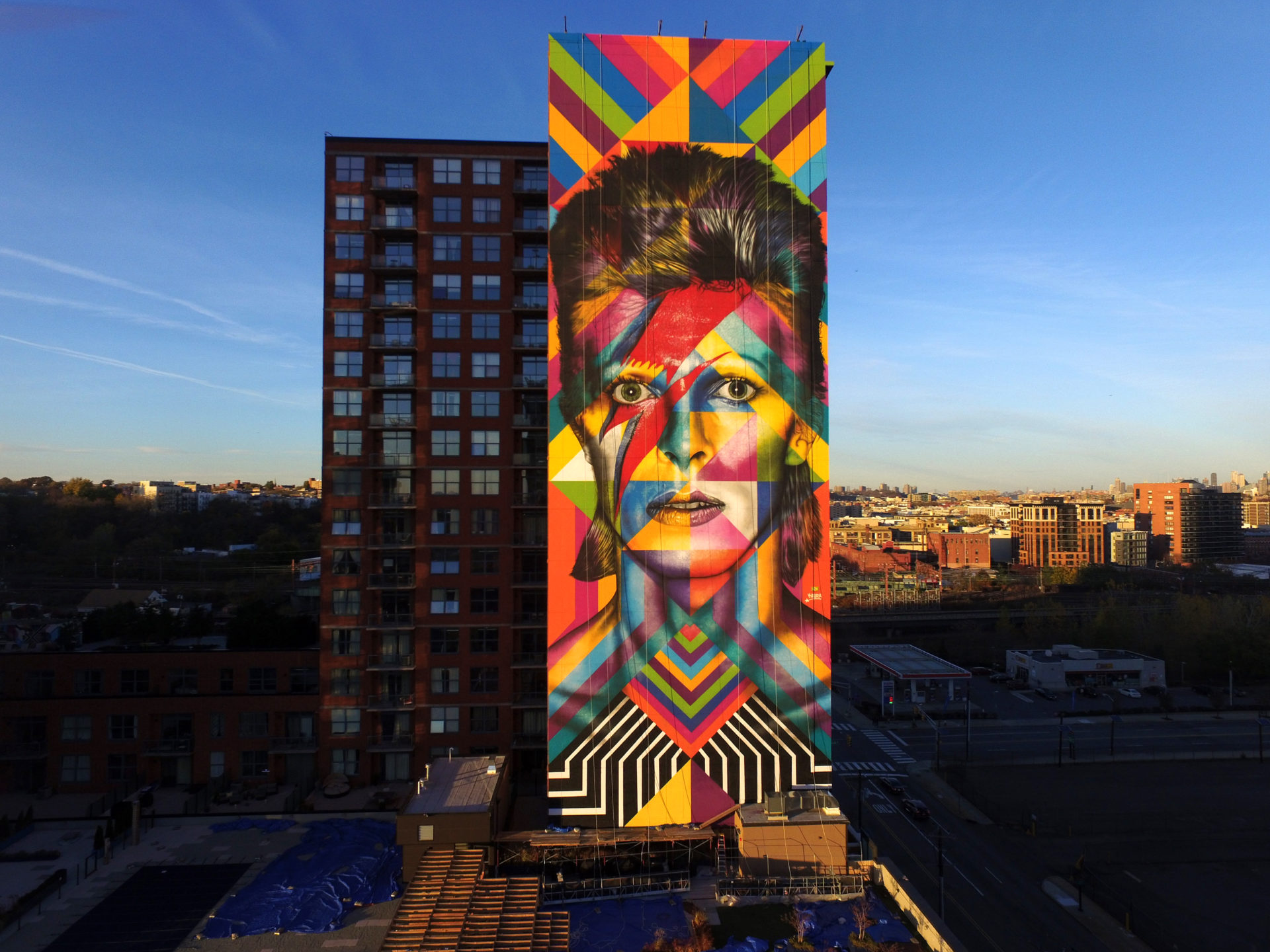 https://arteforadomuseu.com.br/site/wp-content/uploads/2022/02/Mural-David-Bowie-Jersey-City.jpg